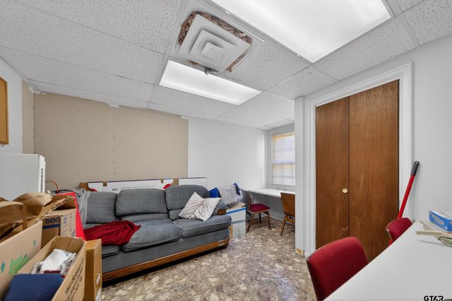 302 E South, Overton, TX 75684