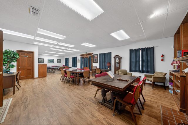 302 E South, Overton, TX 75684