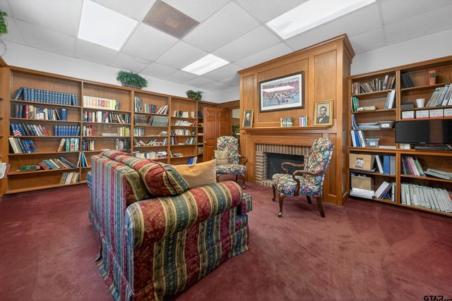 302 E South, Overton, TX 75684