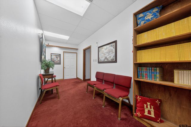 302 E South, Overton, TX 75684