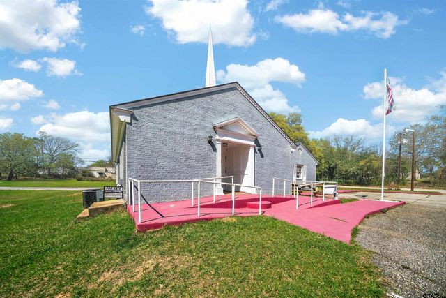 302 E South, Overton, TX 75684