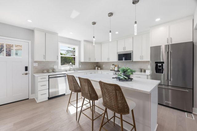 6023 WILLIAMSBURG RD, Alexandria, VA 22303