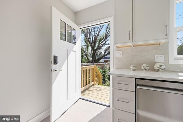 6023 WILLIAMSBURG RD, Alexandria, VA 22303