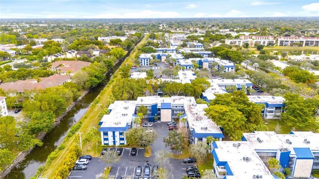 3150 Holiday Springs Boulevard 308, Margate, FL 33063