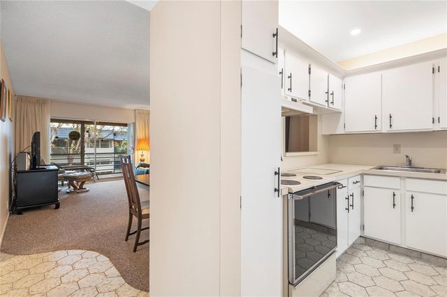 3150 Holiday Springs Boulevard 308, Margate, FL 33063