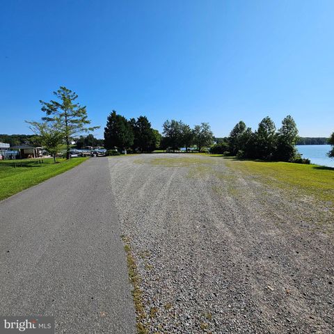 6202 BILLS RD, Mineral, VA 23117