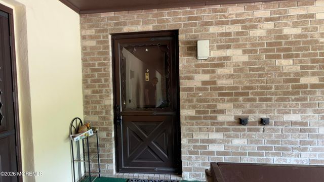 160 Cross Slope Court J, Manalapan, NJ 07726