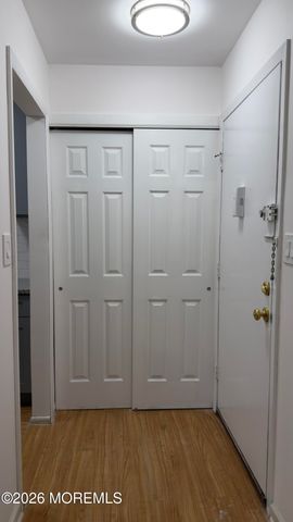 160 Cross Slope Court J, Manalapan, NJ 07726