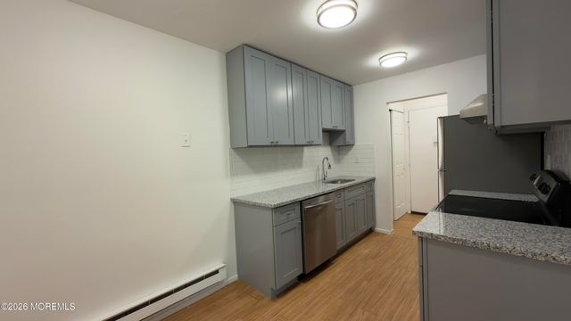 160 Cross Slope Court J, Manalapan, NJ 07726