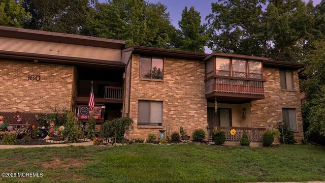 160 Cross Slope Court J, Manalapan, NJ 07726