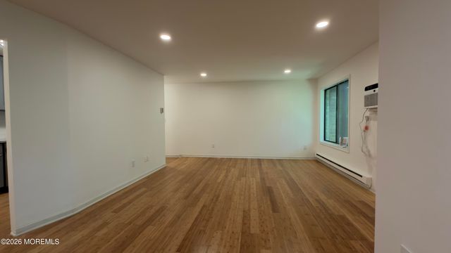 160 Cross Slope Court J, Manalapan, NJ 07726