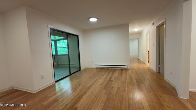 160 Cross Slope Court J, Manalapan, NJ 07726