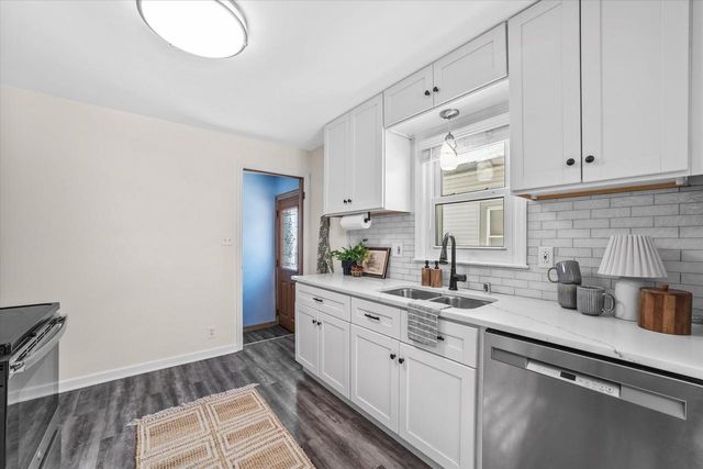 338 E Norwich STREET, Milwaukee, WI 53207