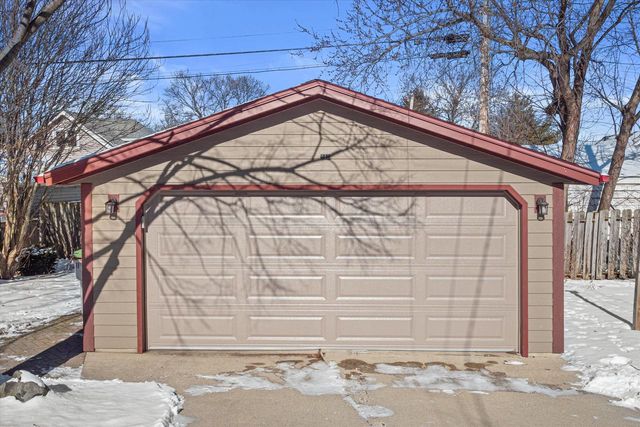 338 E Norwich STREET, Milwaukee, WI 53207