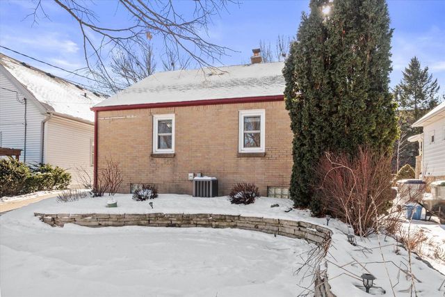 338 E Norwich STREET, Milwaukee, WI 53207