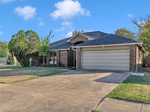 6648 Hightower Drive, Watauga, TX 76148