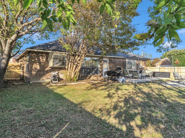6648 Hightower Drive, Watauga, TX 76148