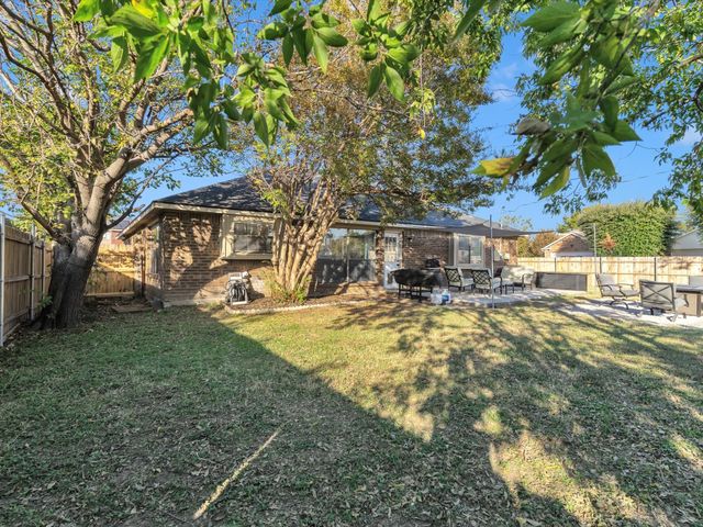 6648 Hightower Drive, Watauga, TX 76148