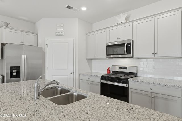 3049 Lochgreen Circle, Leland, NC 28451