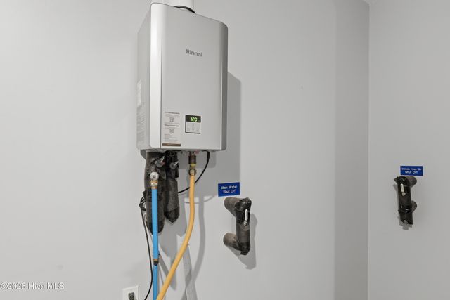 3049 Lochgreen Circle, Leland, NC 28451