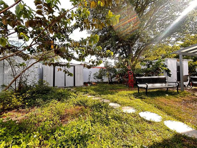 1354 NW 69th St 0, Miami, FL 33147