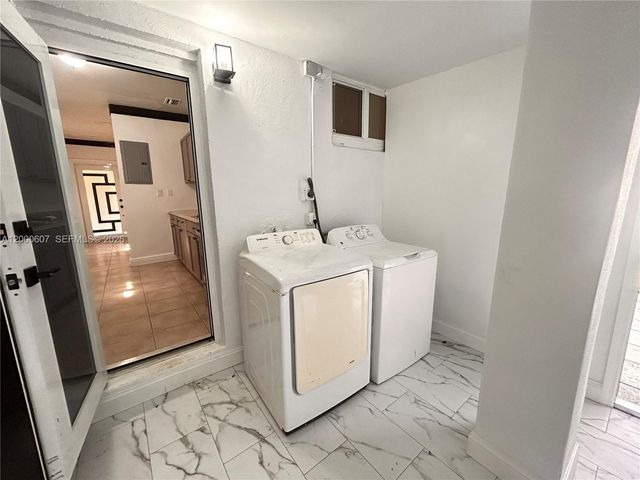 1354 NW 69th St 0, Miami, FL 33147