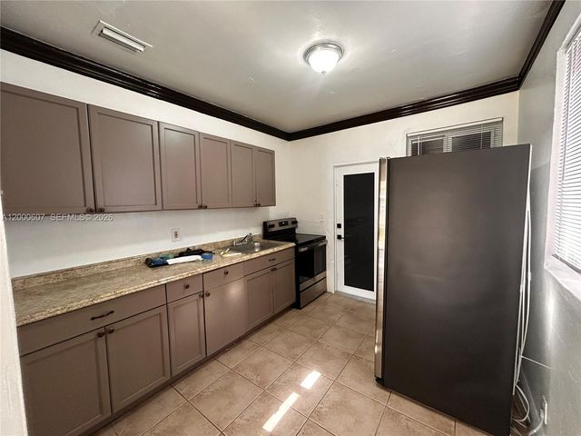 1354 NW 69th St 0, Miami, FL 33147