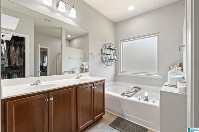 6766 SOUTHERN TRACE CIRCLE, Leeds, AL 35094