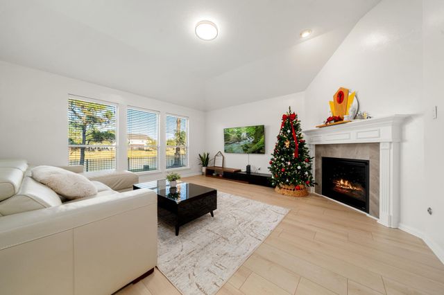 1903 Lantana Spring Lane, Pearland, TX 77581