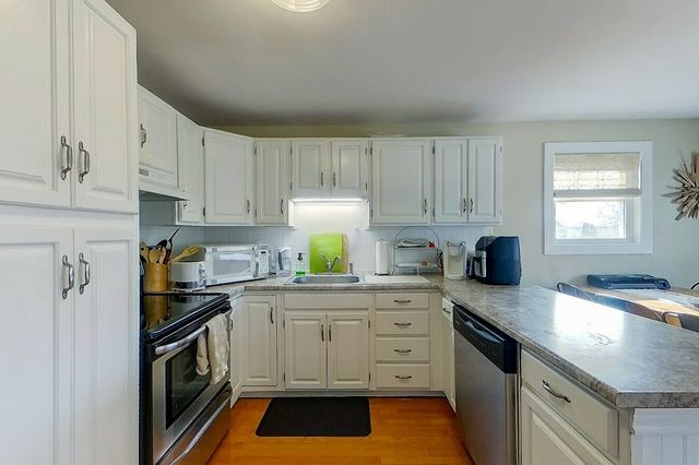 46 Allston Avenue, Middletown, RI 02842