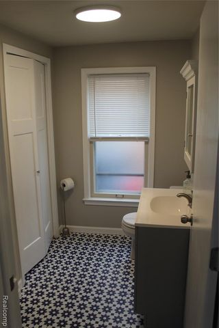 1552 Brys Drive, Grosse Pointe, MI 48236