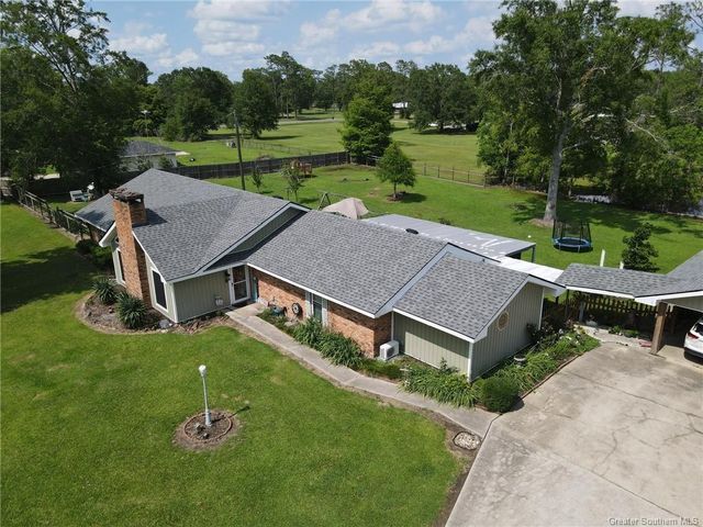 2730 Scarlett Drive, Lake Charles, LA 70611