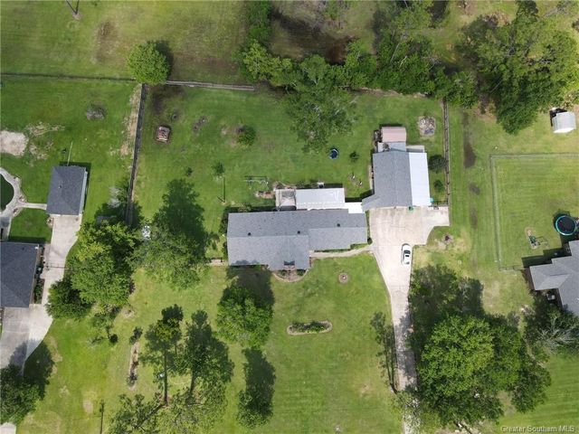 2730 Scarlett Drive, Lake Charles, LA 70611