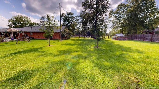 2730 Scarlett Drive, Lake Charles, LA 70611