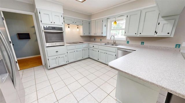 2730 Scarlett Drive, Lake Charles, LA 70611