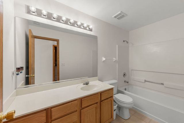 2612 Loren Lane 2612, Algonquin, IL 60102