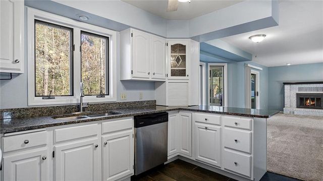 3335 Westover Lane, Eau Claire, WI 54701