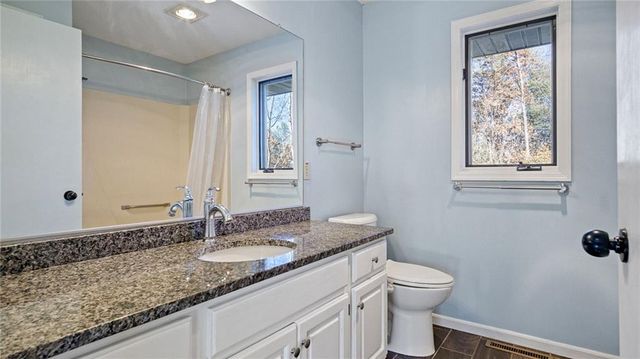 3335 Westover Lane, Eau Claire, WI 54701