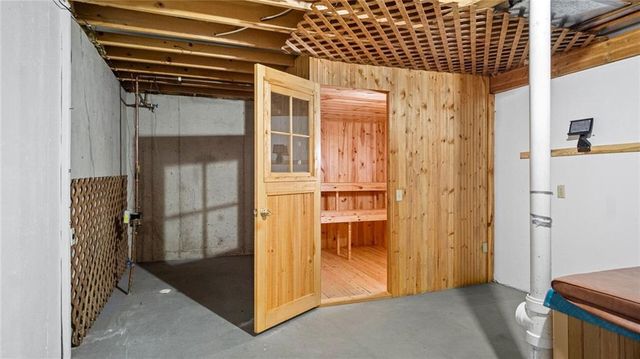 3335 Westover Lane, Eau Claire, WI 54701