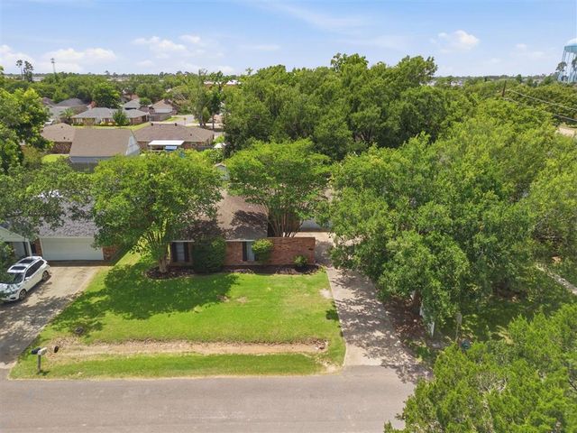 4506 Highland Drive, Lake Charles, LA 70605