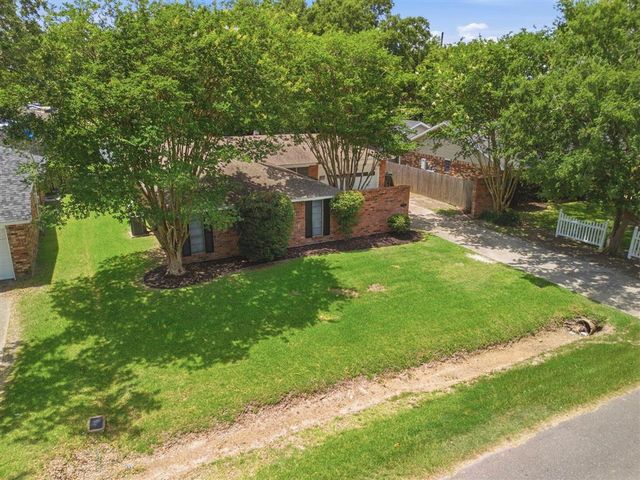 4506 Highland Drive, Lake Charles, LA 70605