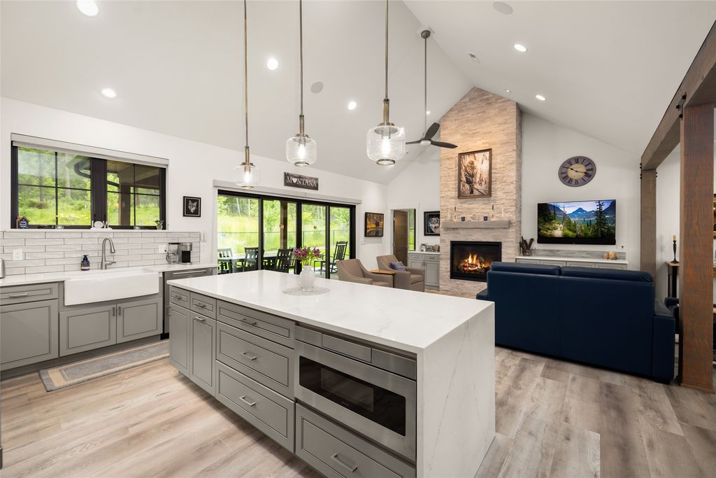 Image 12 of property listing at 258 Soaring Eagle Drive, Whitefish, MT 59937
