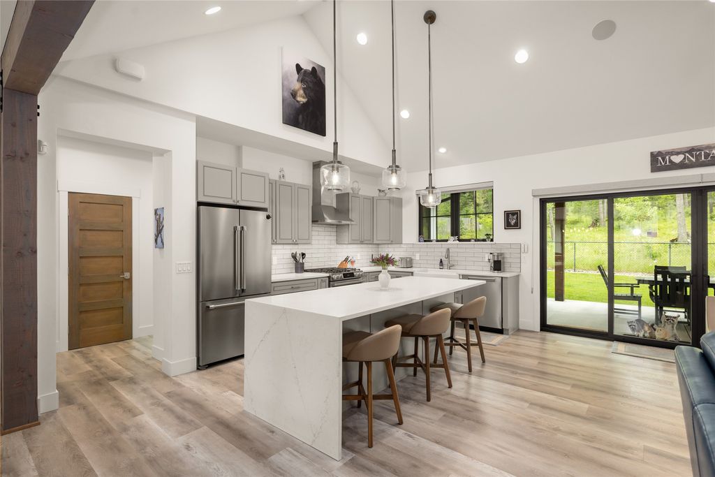 Image 14 of property listing at 258 Soaring Eagle Drive, Whitefish, MT 59937