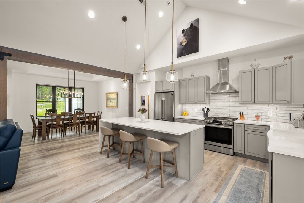 Image 16 of property listing at 258 Soaring Eagle Drive, Whitefish, MT 59937