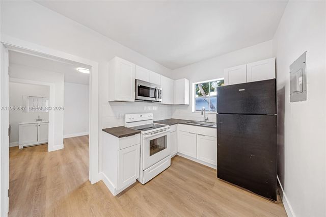 1648 NW 33rd St, Miami, FL 33142