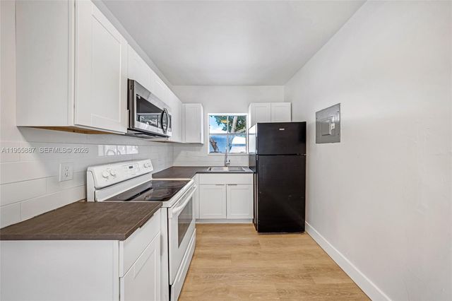 1648 NW 33rd St, Miami, FL 33142