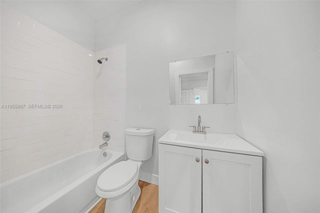 1648 NW 33rd St, Miami, FL 33142