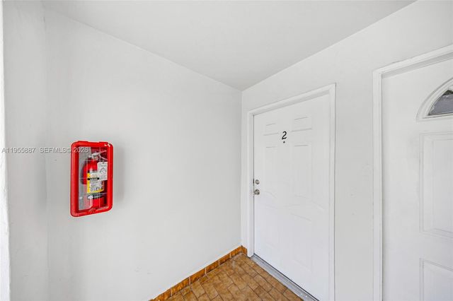 1648 NW 33rd St, Miami, FL 33142