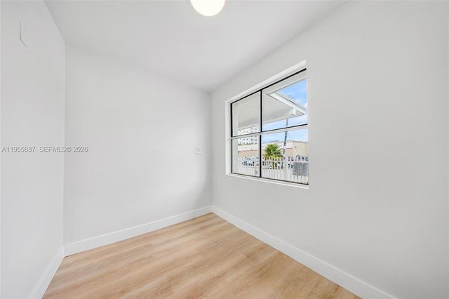 1648 NW 33rd St, Miami, FL 33142