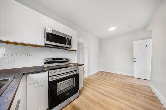 1648 NW 33rd St, Miami, FL 33142